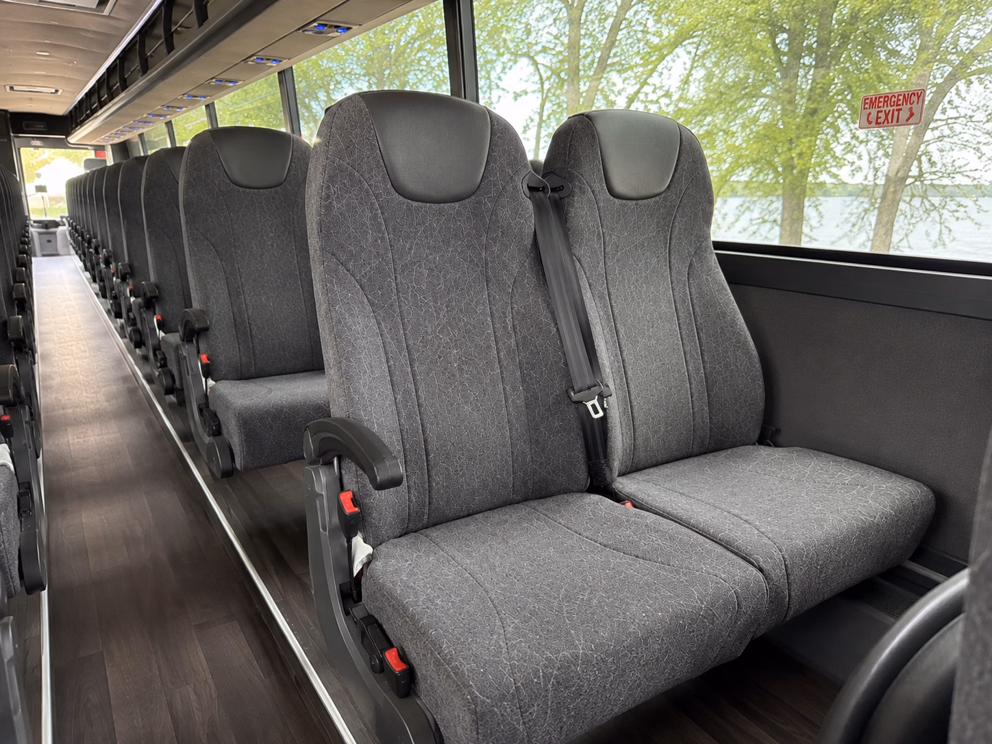 dtw airport shuttles for out of town wedding guests