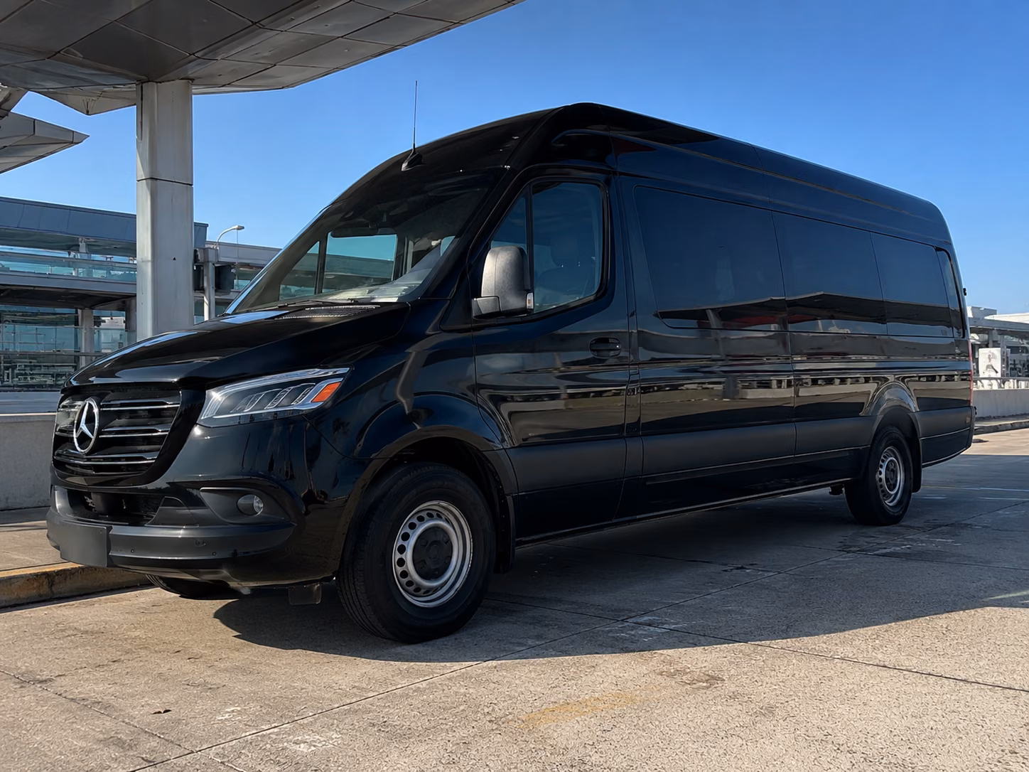 guest shuttles to youngblood vineyard and wedding venues around warren