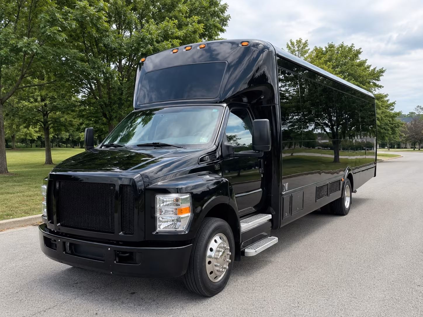 rent a warren prom party bus or charter bus today