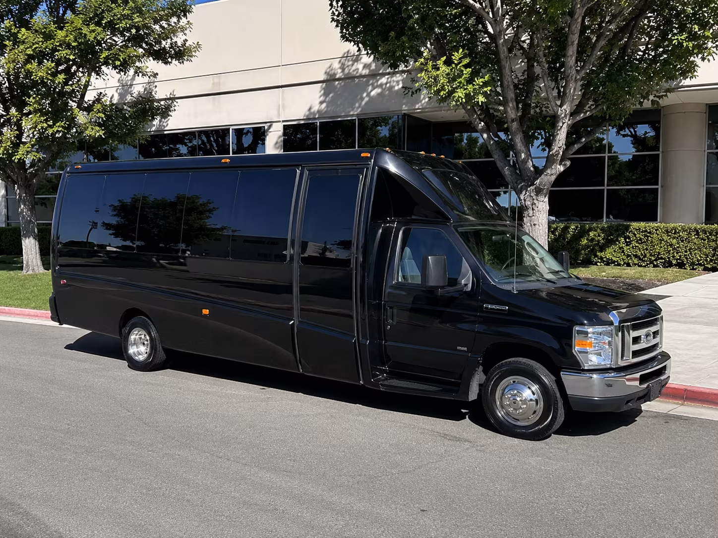 the bus type and amenities