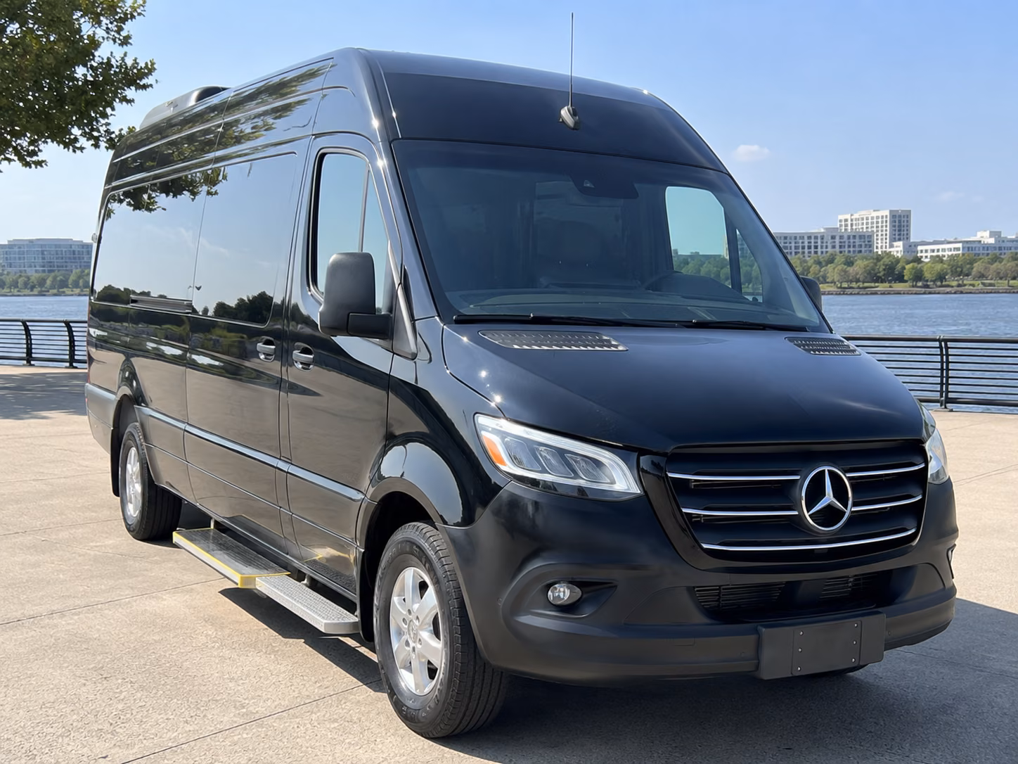 warren bus rentals for michigan road trips and ohio travel