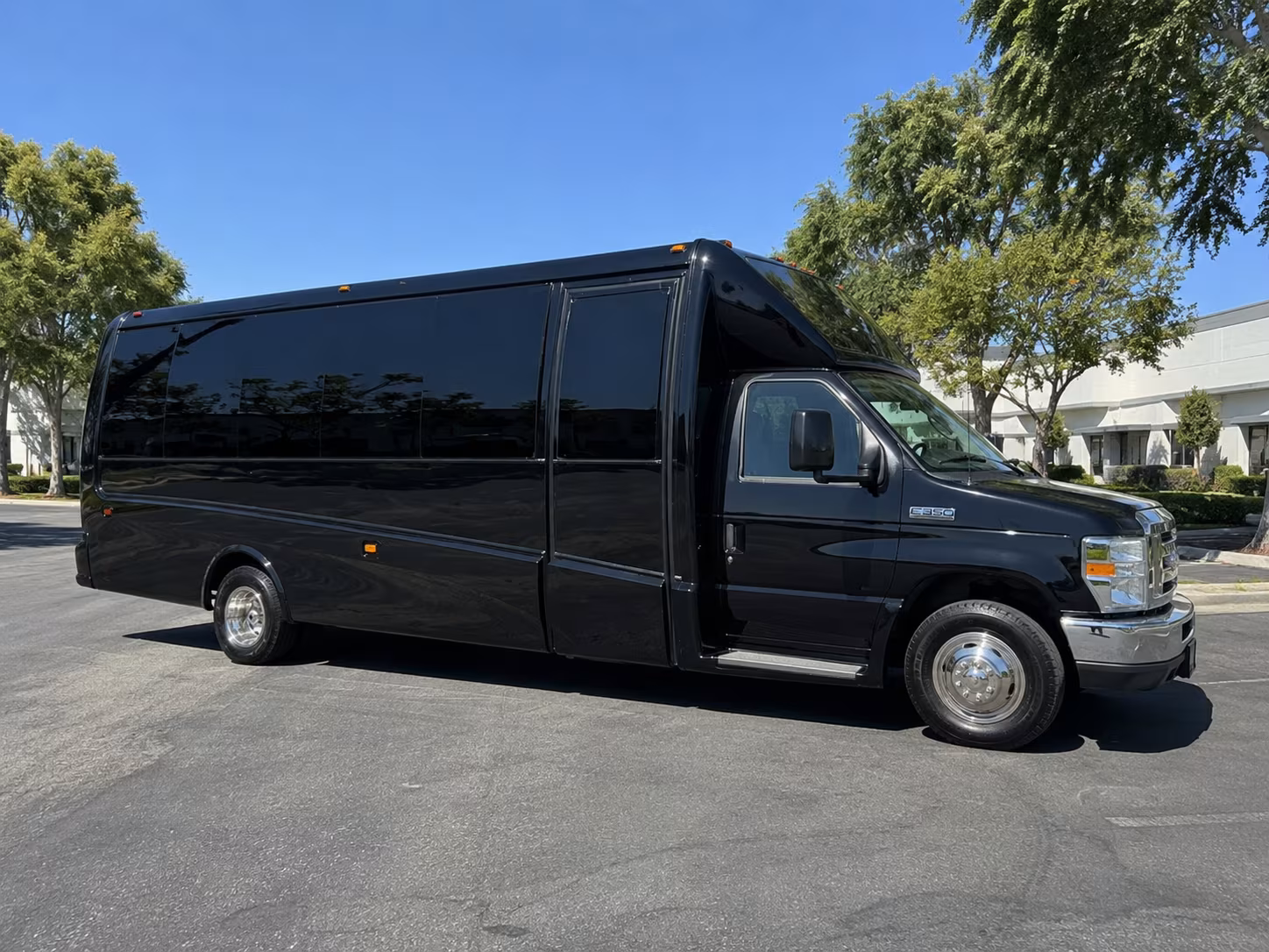 warren corporate retreat shuttle bus rentals