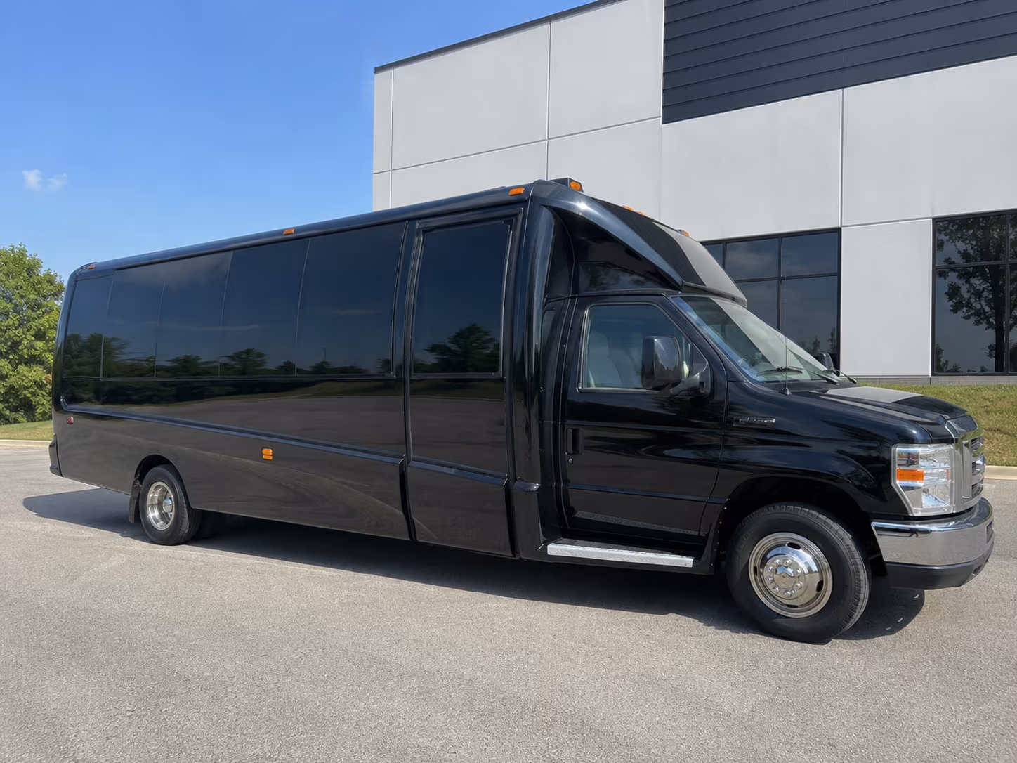 why book winery and brewery tours through warrenshuttlebusrentals com